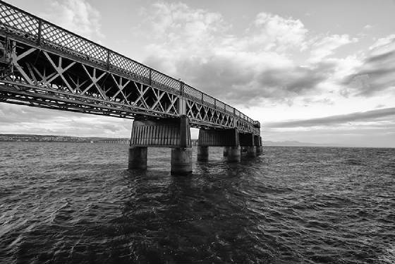 tayrailwaybridgeweb.jpg